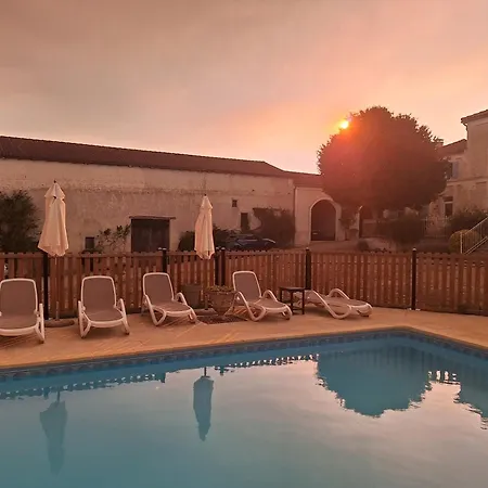 Le Petit Souhait&le Verger Hébergement de vacances *