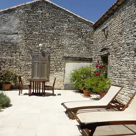 Hébergement de vacances Le Petit Souhait&le Verger Gourvillette